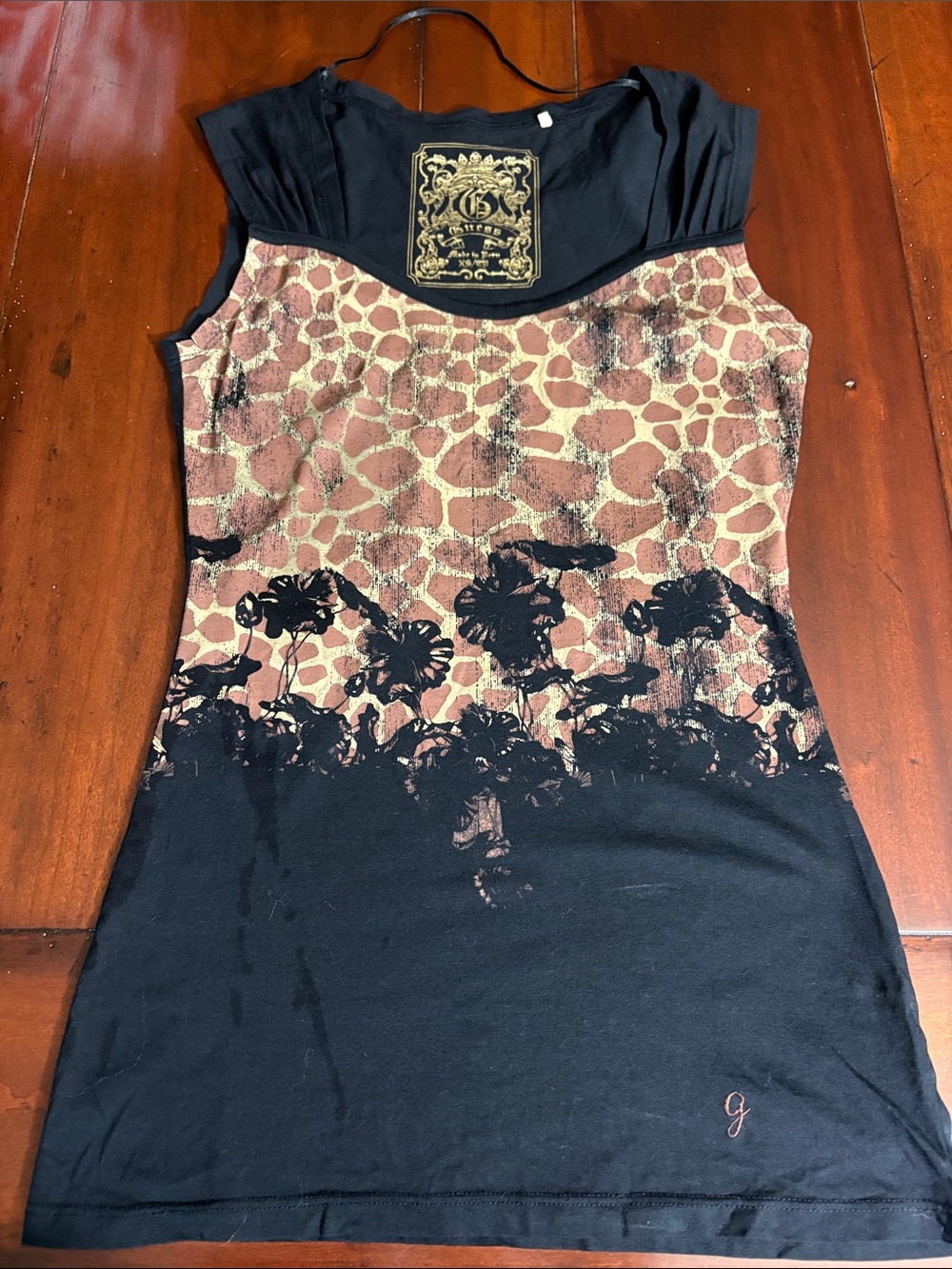 Guess Women's Black & Tan Graphic Cap-Sleeve Top